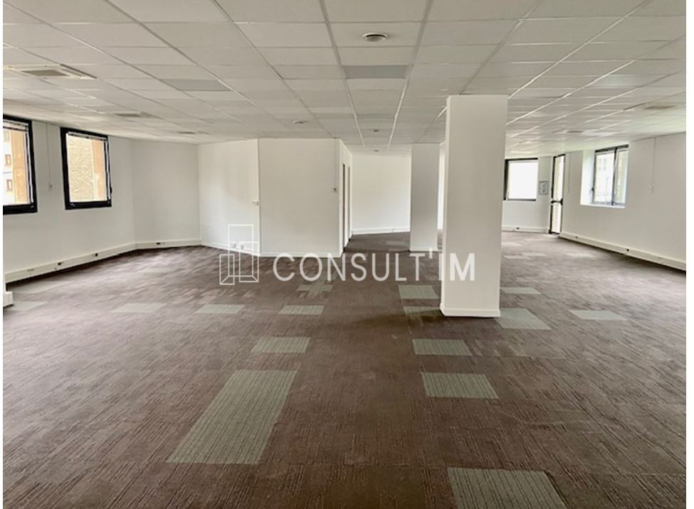 A proximité du métro Marcel Sembat, à louer, bureaux 258m²