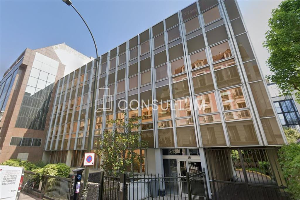 A proximité du centre-co SO OUEST, à louer un local  de 277m² avec une belle HSP