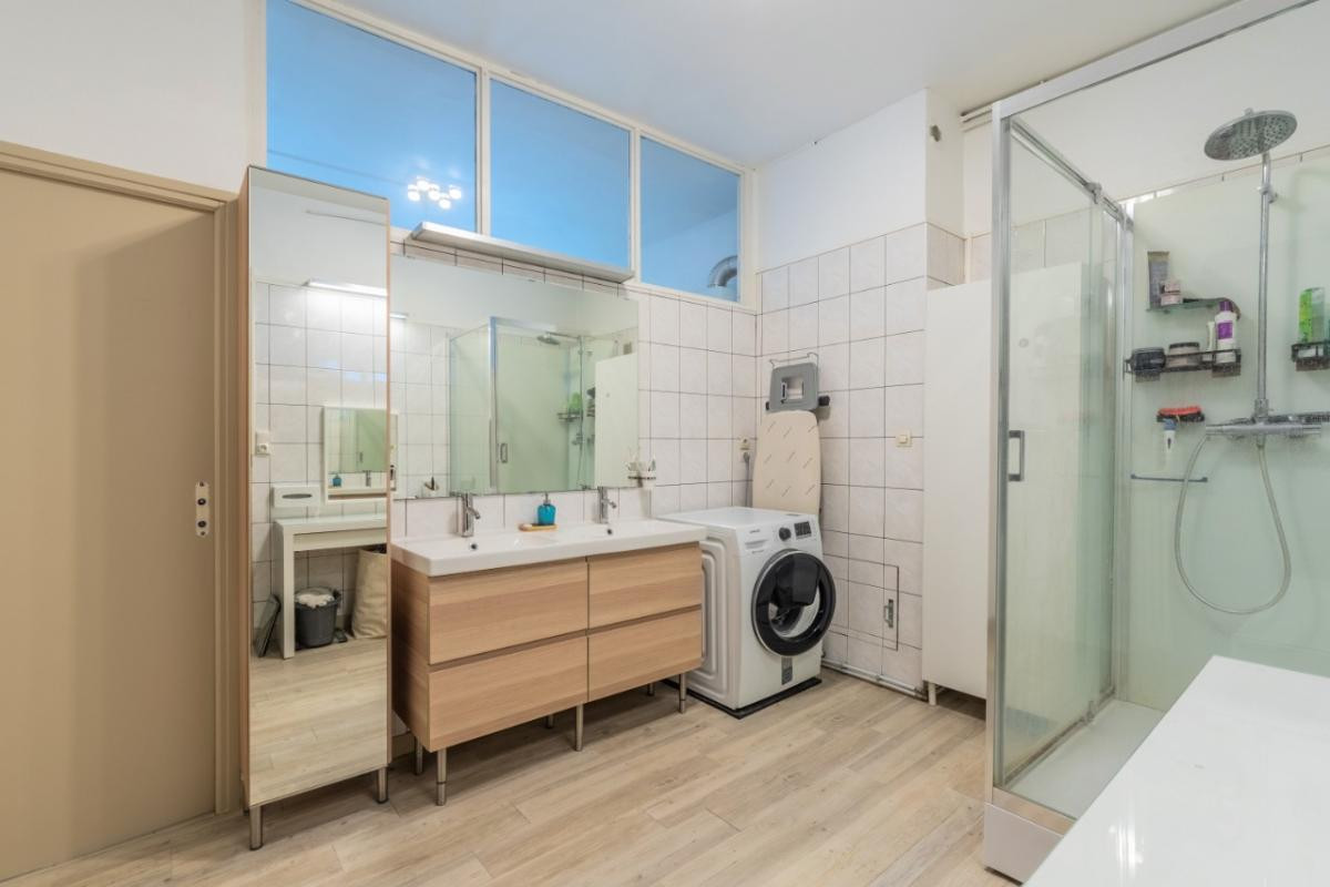 Immeuble d'exception de six lots vendu loué