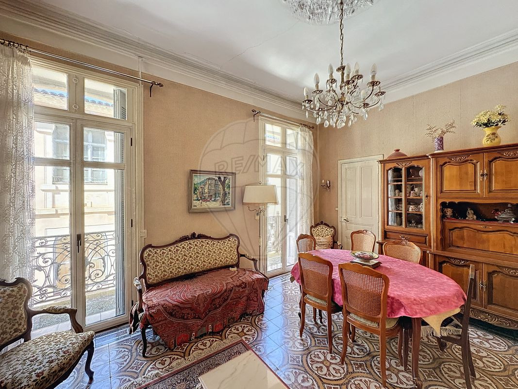 Immeuble 12 chambre(s) à vendre