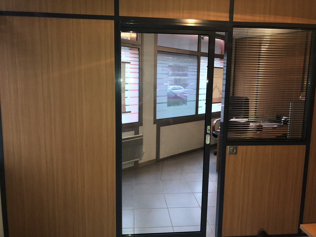 Locaux avec ERP avec forte visibilité en corner