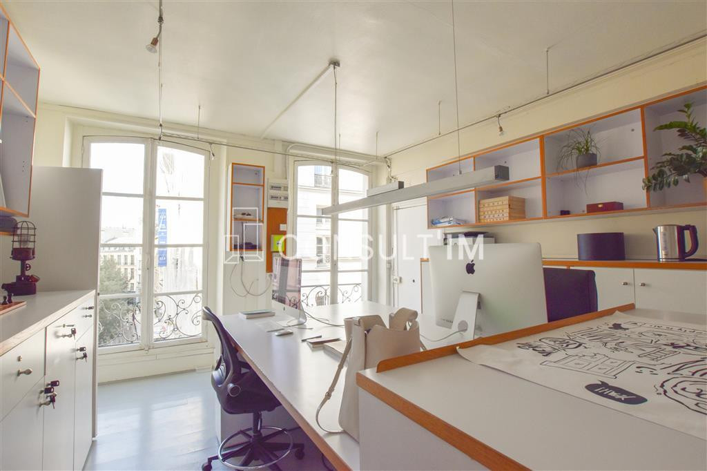 Proche Sentier, bureaux lumineux à louer