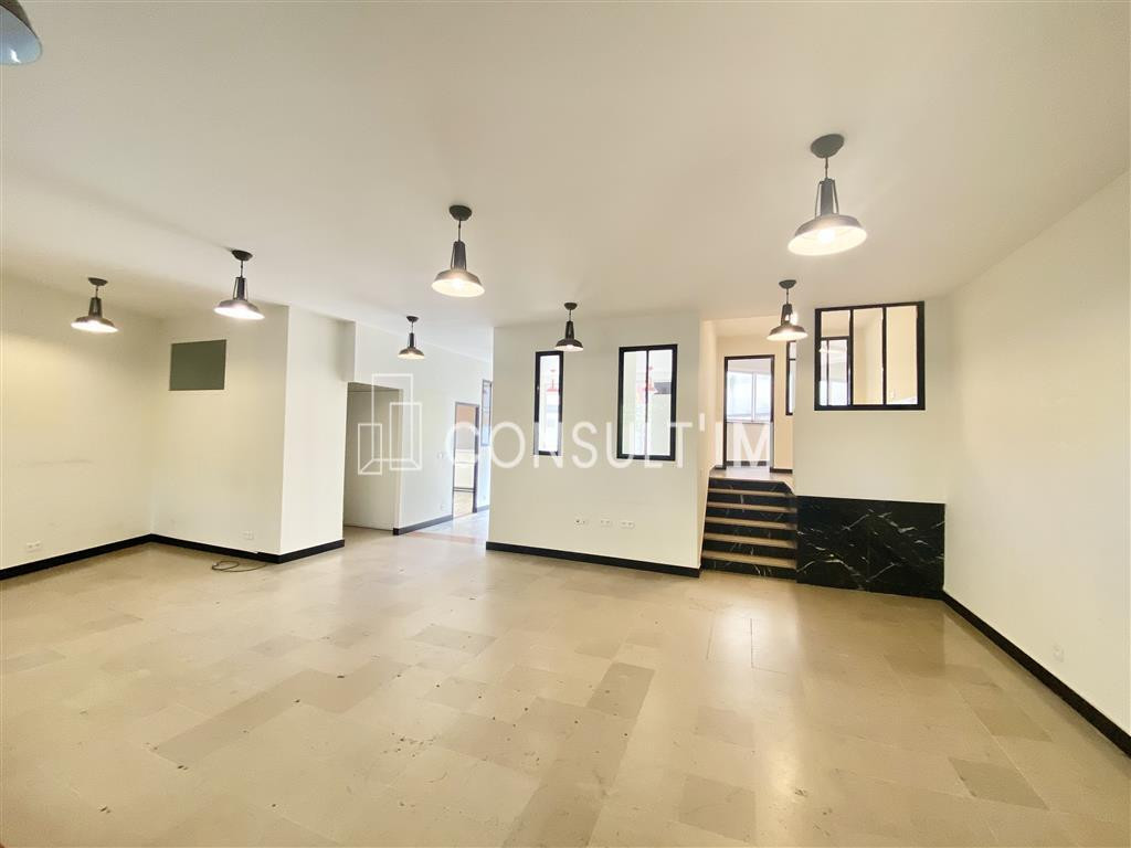 Local lumineux avec terrasse privative !