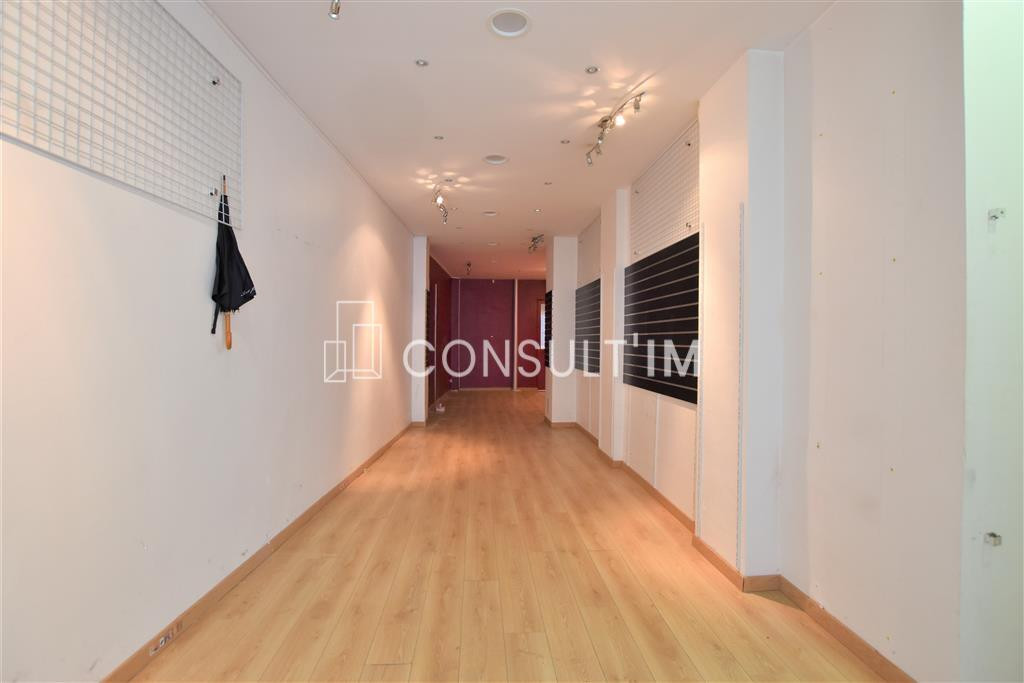 Secteur Sorbonne à louer boutique de plein pied de 75 m²