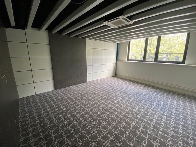 Bureaux climatisés d'une surface utile locative de 320 m² environ situé au 1er étage de l'espace d'Erlon