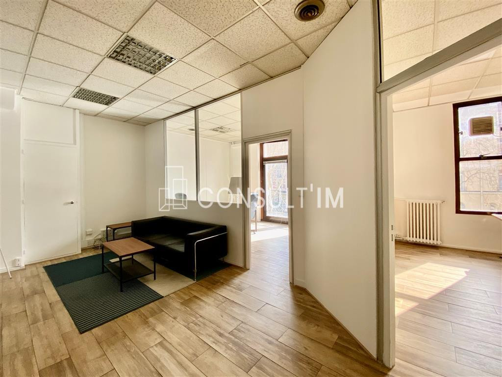 Porte de Champerret, à louer bureaux entièrement rénovés