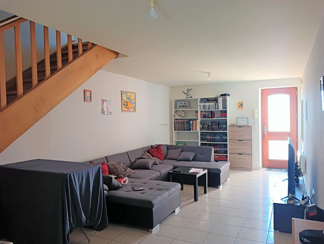 Pour Investisseur IMMEUBLE 100% LOUE ET RENTABLE ! (2 APP. + PHARMACIE)