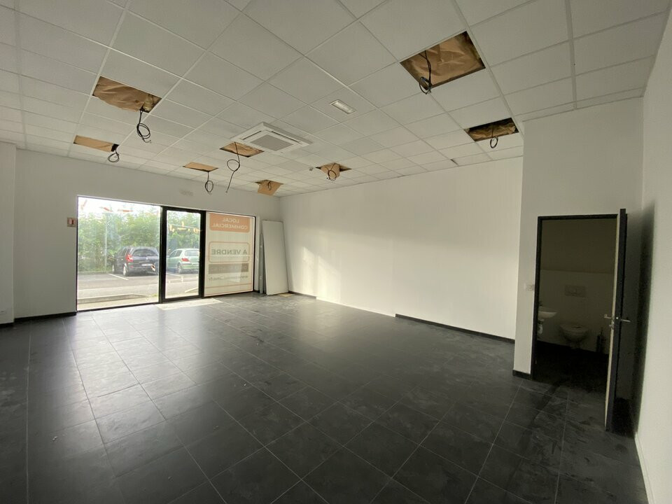 LOCAL COMMERCIAL A VENDRE