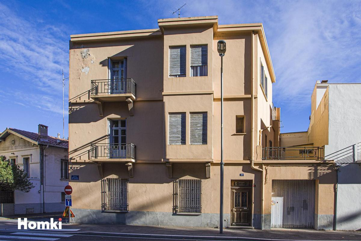 Hôtel particulier de 300m² avec garage et terrasse