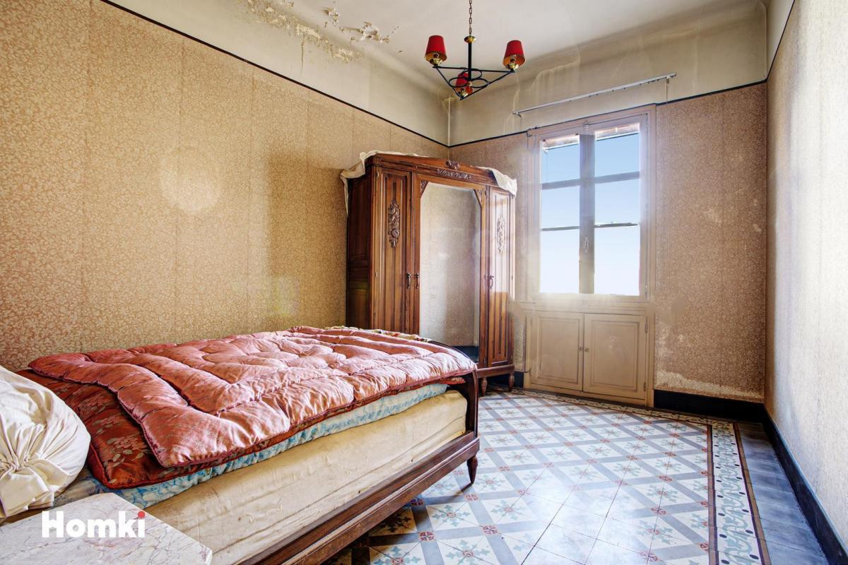Hôtel particulier de 300m² avec garage et terrasse