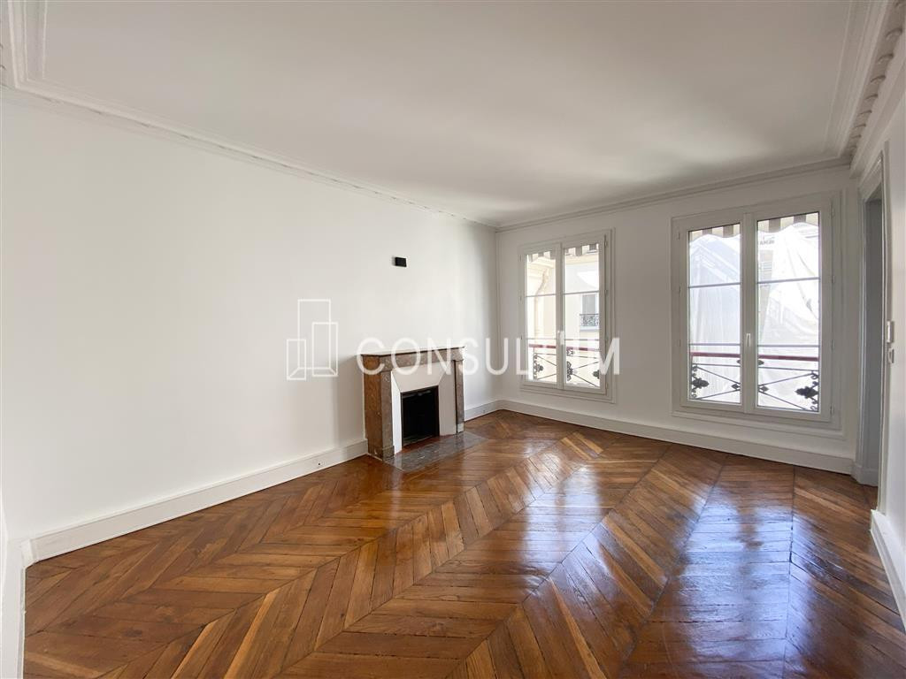 A deux pas de la Place de la Madeleine, bureaux rénovés avec terrasse de 20m²