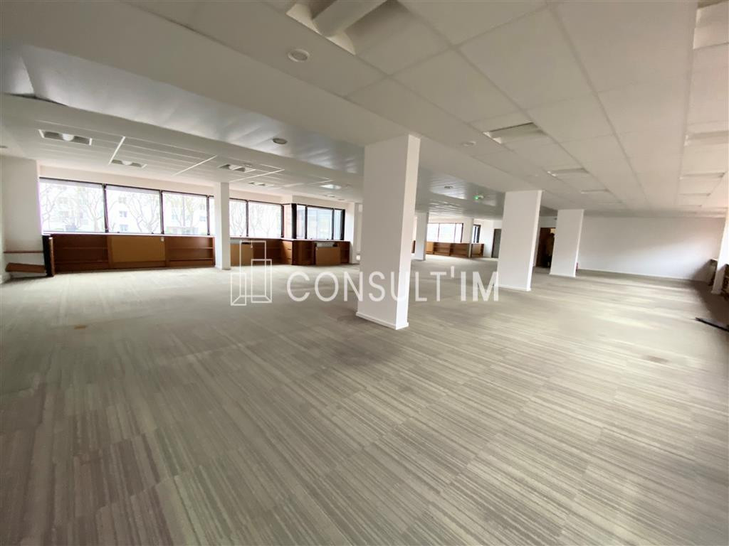 A 5 min du métro Métro Marie d'Ivry, à louer bureaux modulables