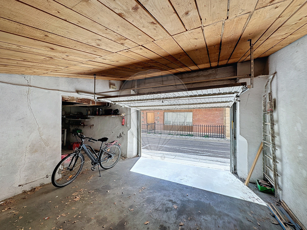 Immeuble 12 chambre(s) à vendre