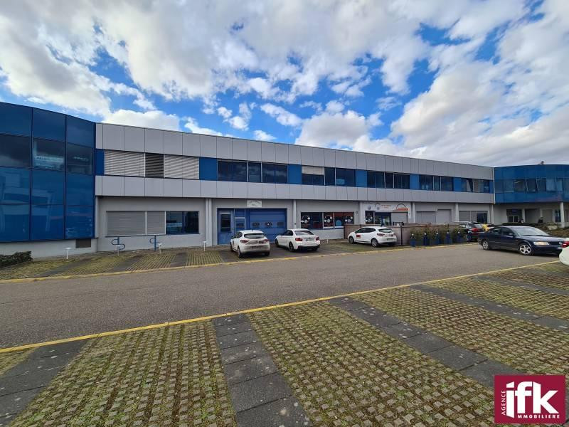 Local professionnel de 196m²