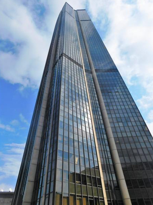Tour Montparnasse, à louer une surface de bureaux de 176 m² en bon état