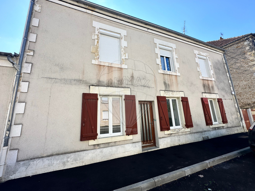 Immeuble 7 chambre(s) à vendre