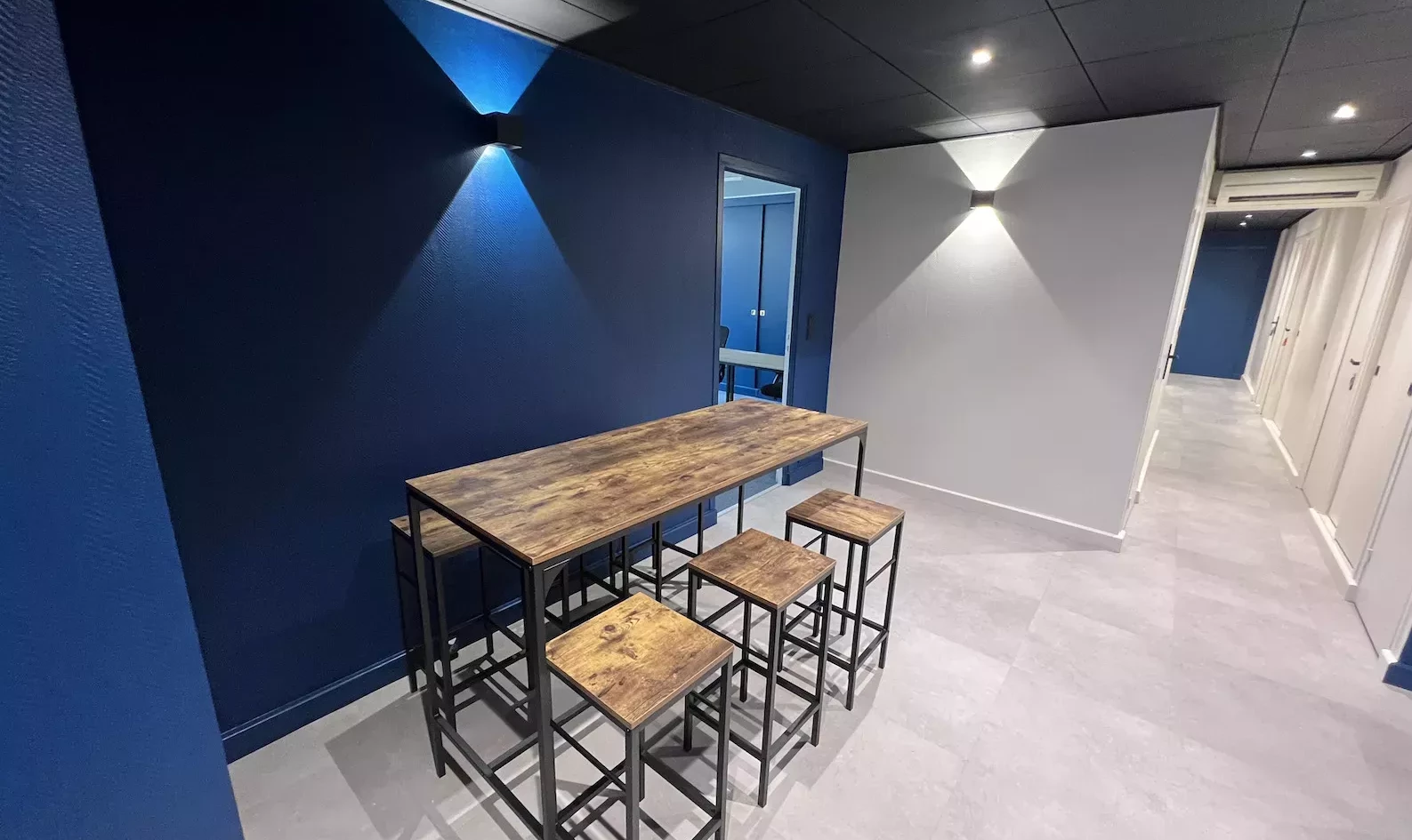 Bureau  allant de 10 à 35 m² (140 m² en tout) dispo pour activités médicales et paramédicales