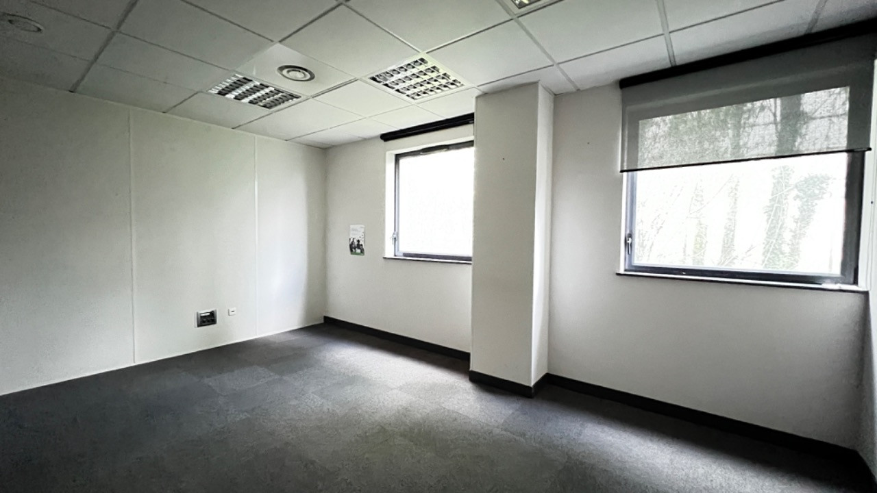 Immeuble avec bureaux divisibles