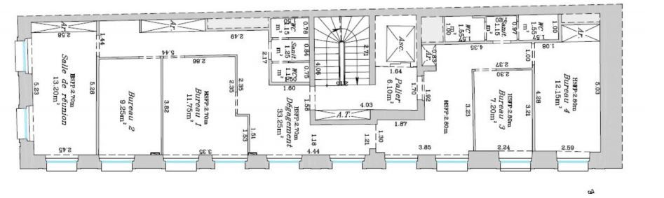A louer bureaux modulables à toute proximité du métro Pyramides