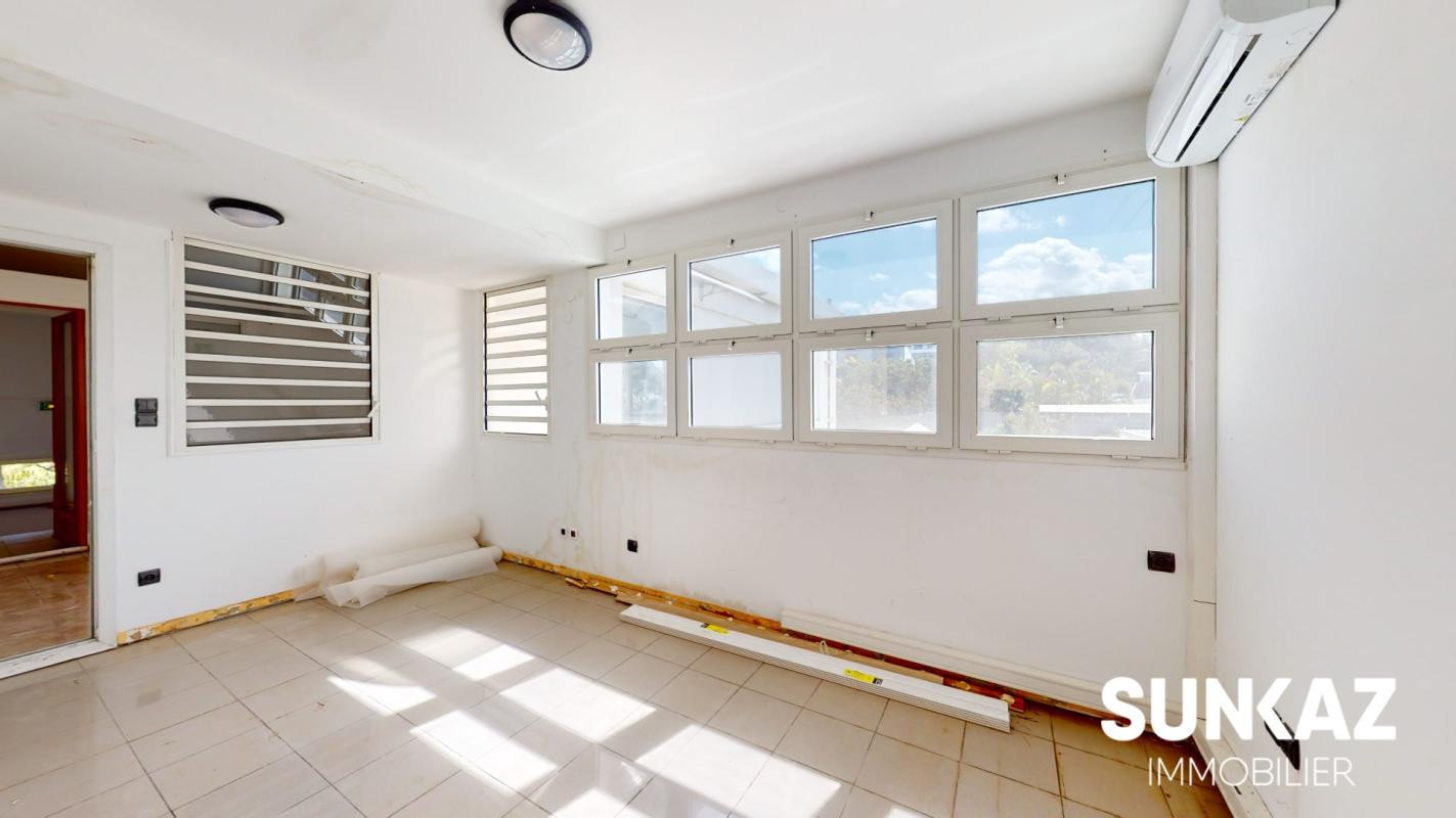 Local commercial Saint Pierre 345m2