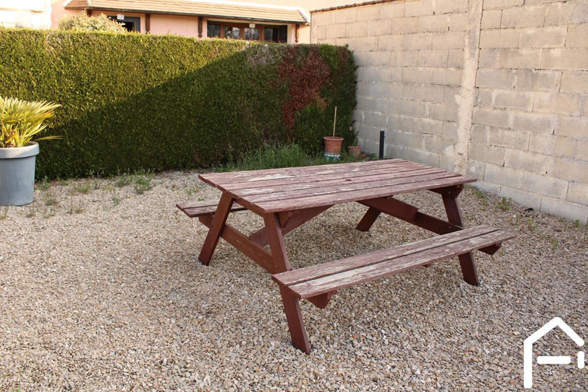 RARE IMMEUBLE DE RAPPORT 600M² AU BORD DE L'YONNE