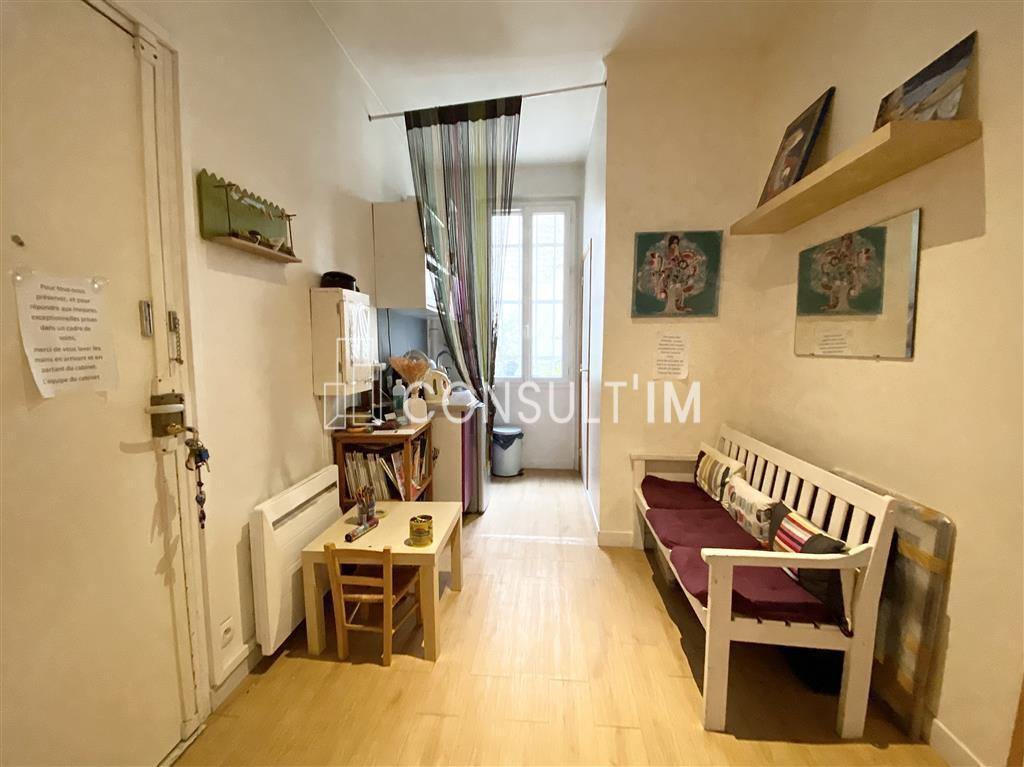 A vendre local professionnel au calme sur cour