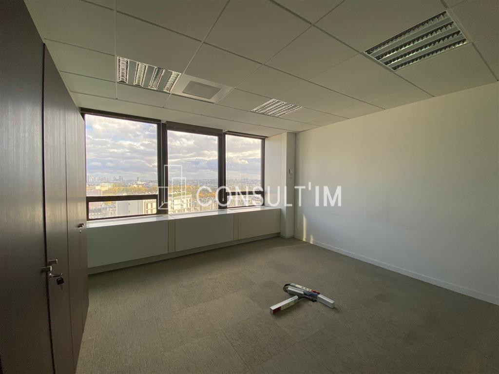 Tour Montparnasse, à louer une surface de bureaux de 47 m²