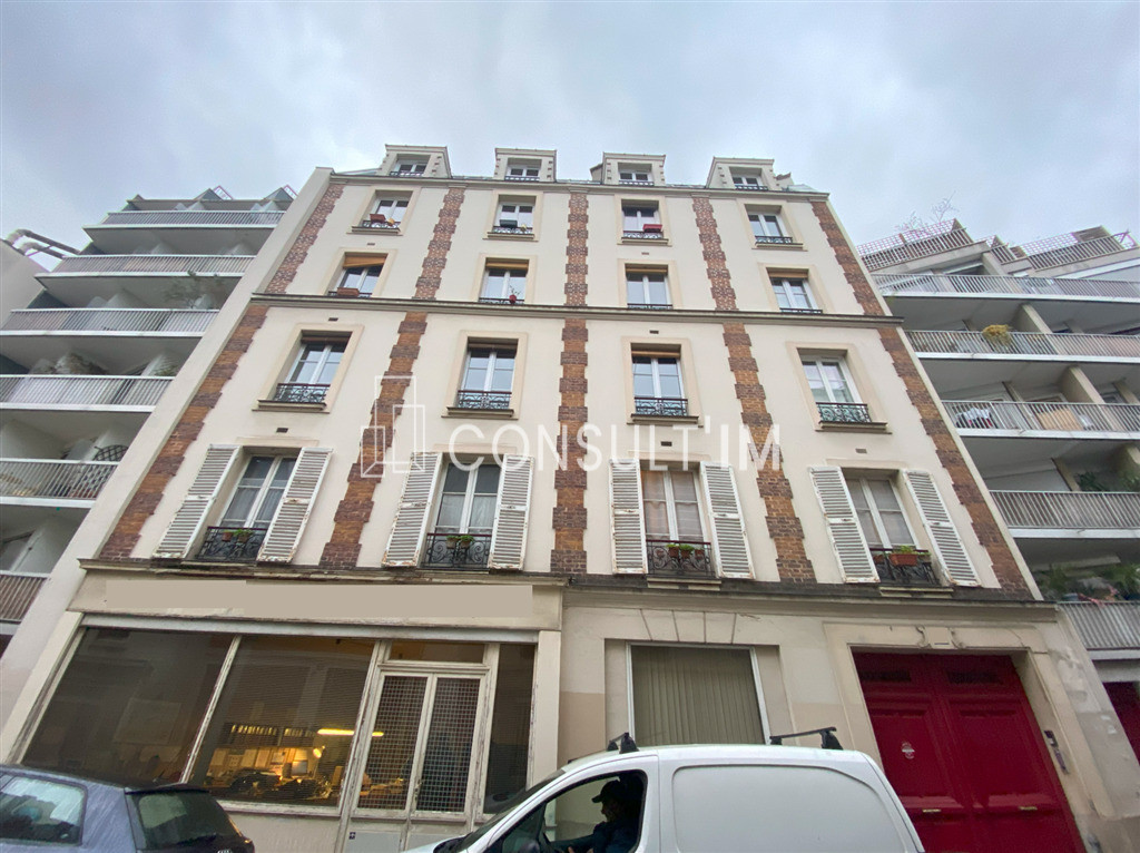 Métro Buzenval, à vendre locaux atypiques en RDC