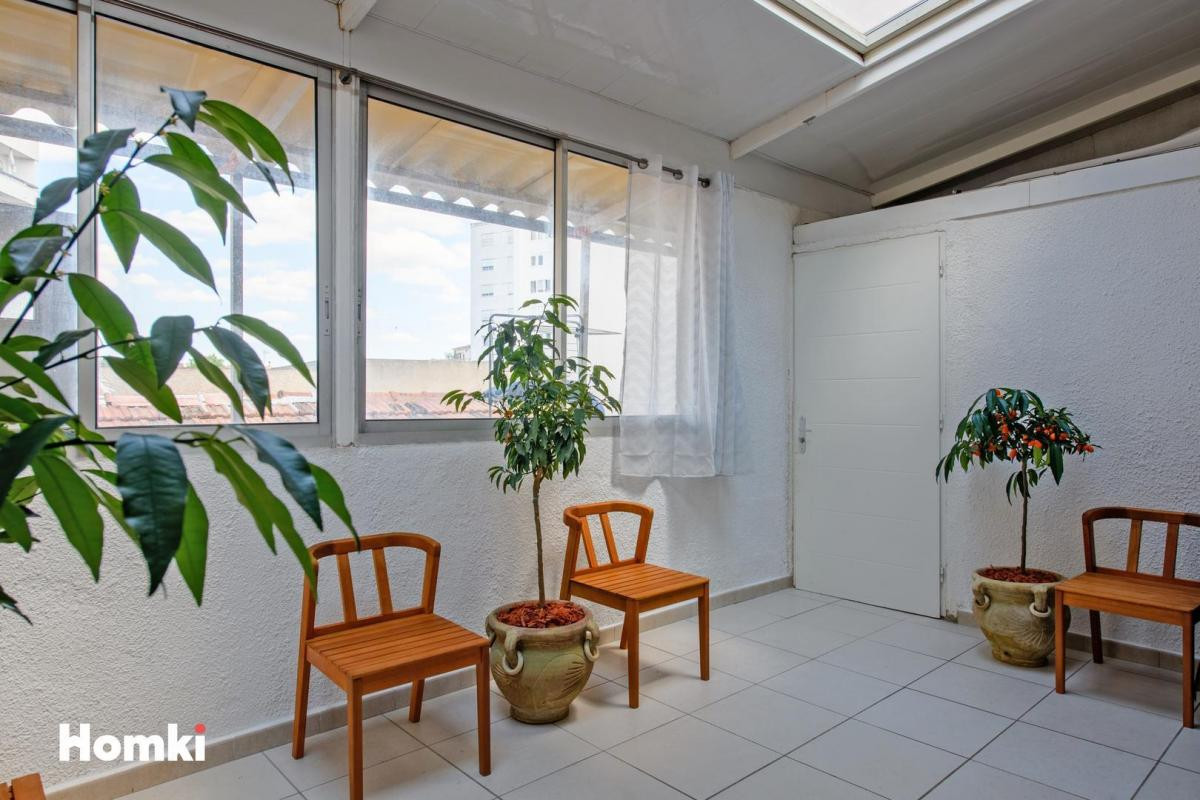 Belle opportunité Immeuble de rapport 4 Lots 202m² centre-ville de Nîmes place Severine excellente r