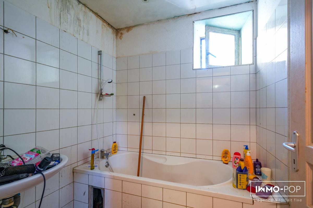 Immeuble de 260m2 à Puy-l'Evêque