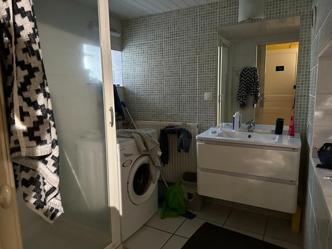 Chamalieres centre Immeuble de 2 lots T2 et T3 duplex 121 m2, cave et sous cave 292000 FAI