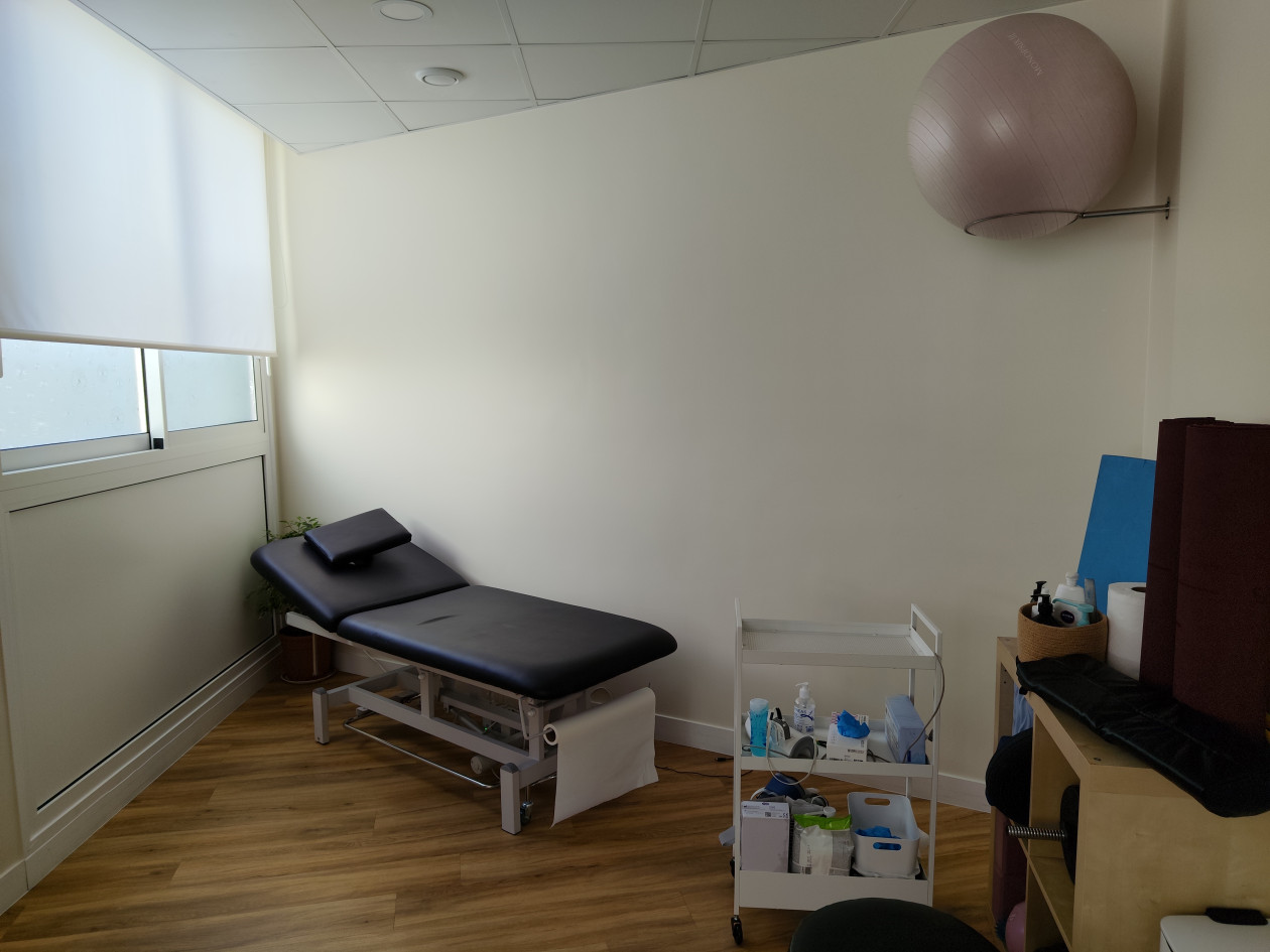 Salle à louer de 16 m², disponible le vendredi (et éventuellement le samedi)