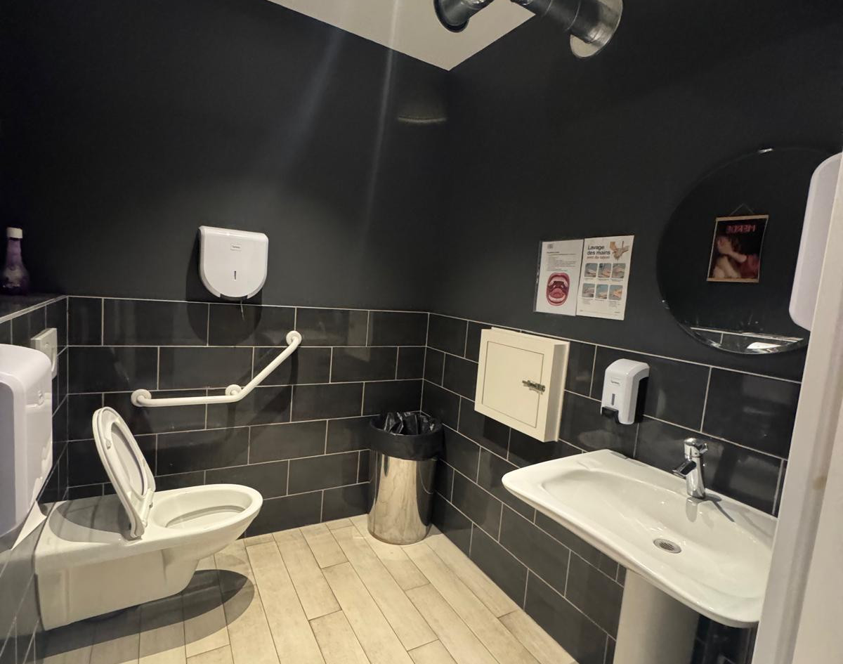 Centre de santé ERP-PMR - Paris 3e MARAIS 220m2 env.