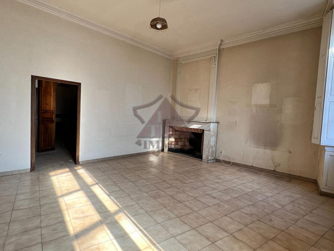 IMMEUBLE EXCEPTIONNEL AVEC TRAVAUX DE RENOVATION