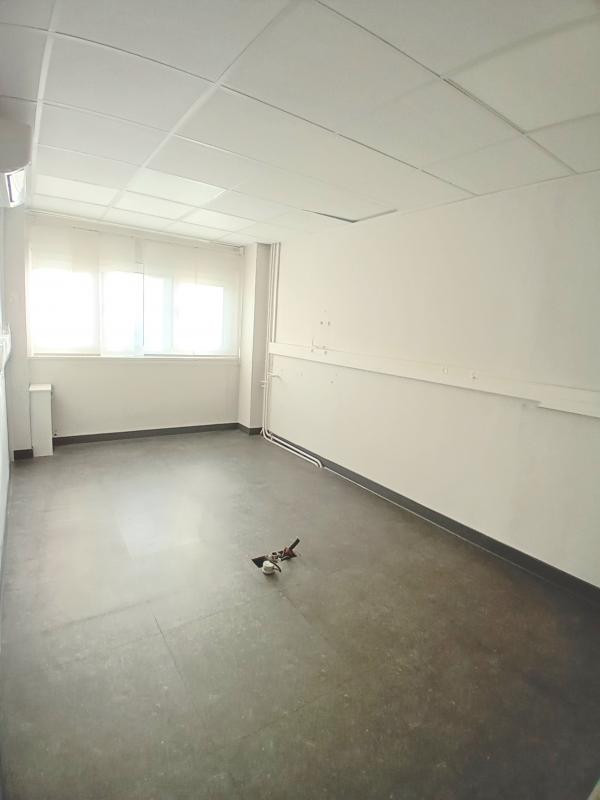 SANS FRAIS - LOCAL 97m² MICHELET PRADO