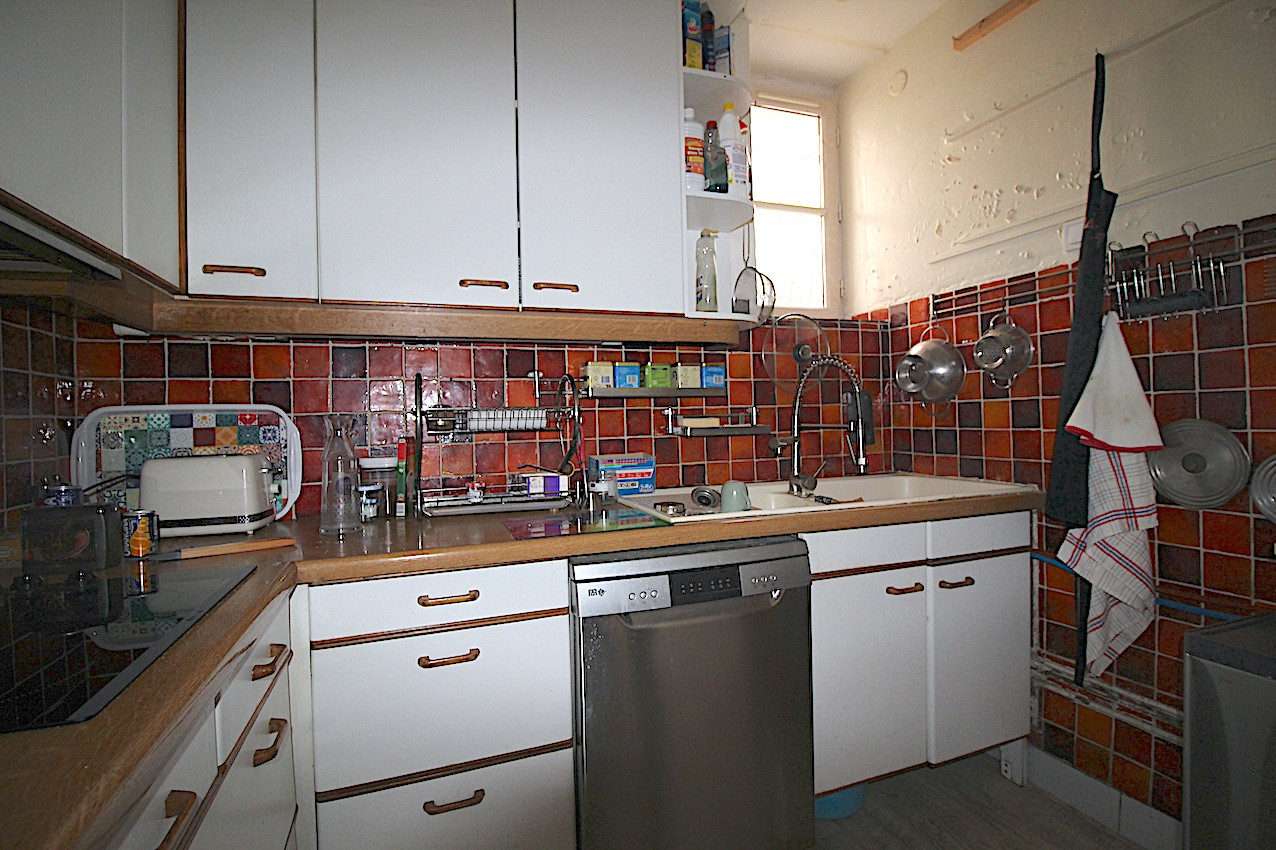 Paris 18e / Limite 17e — Idéal Cabinet Médical ou Paramédical (2 à 3 praticiens) — 450 000 €