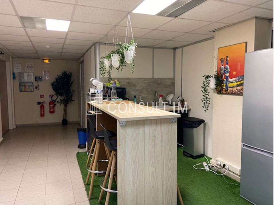 Bureaux  à vendre à St Cloud , prix très attractif