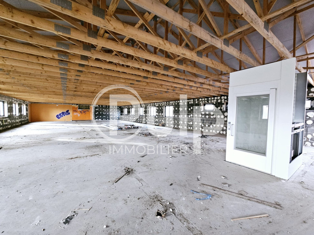 BUREAU - 480M2 - AVEC TERRASSE 71M2 - MONTIGNY EN OSTREVENT