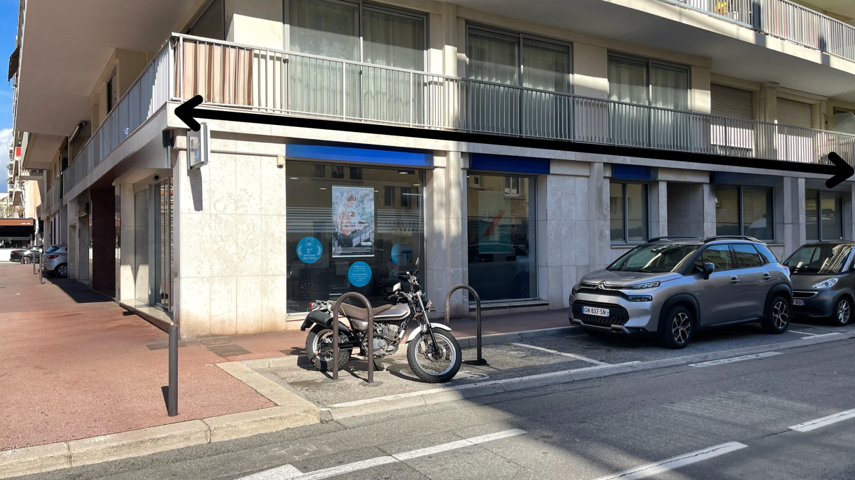 VENTE MURS COMMERCIAUX - LOCAL D'ANGLE A 100 M DE LA MER