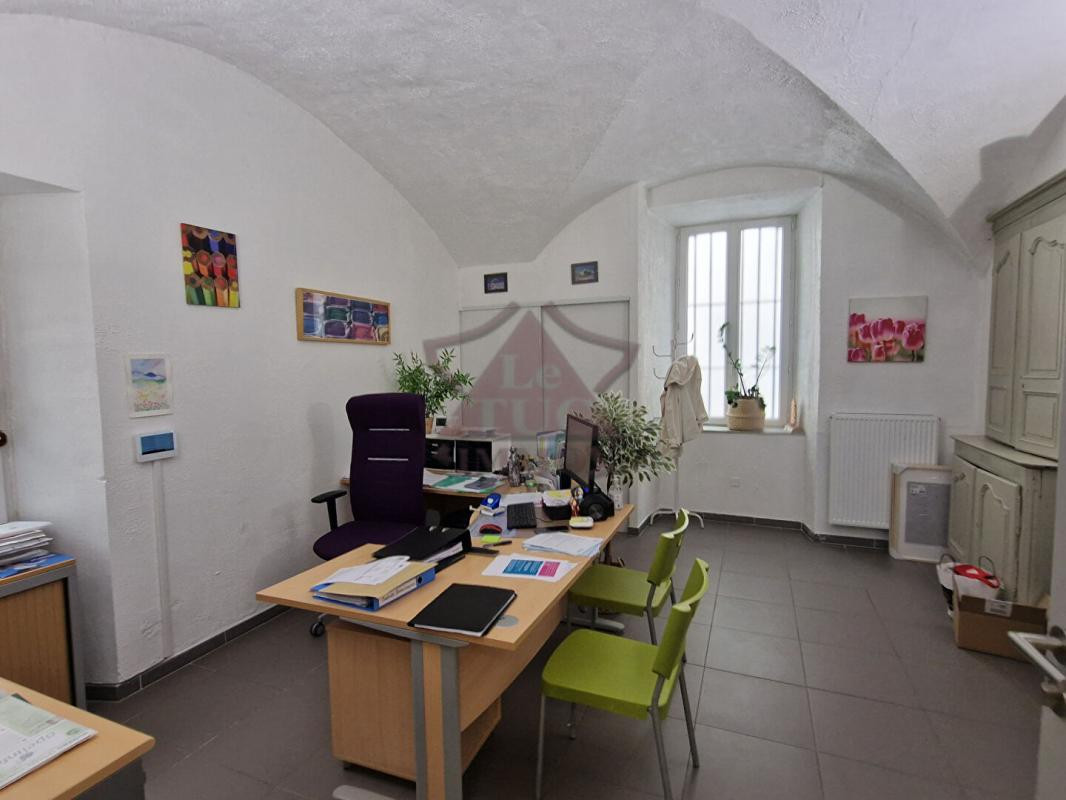 IMMEUBLE AVEC RENTABILITÉ LOCATIVE AVEC 8 APPARTEMENTS MINIMUM