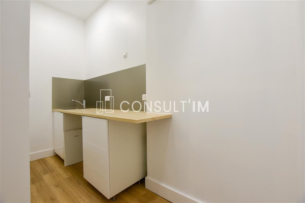 A proximité des Batignolles, à louer local d'une surface de 42m²