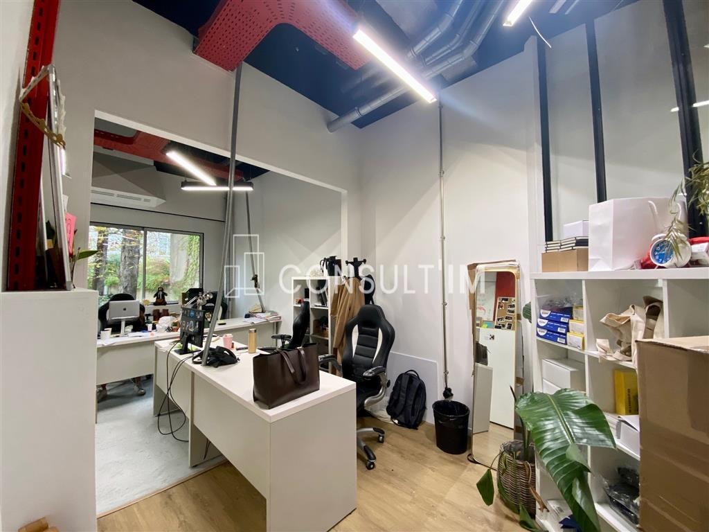 Bureaux atypique à louer de 308m² dans le 17ème