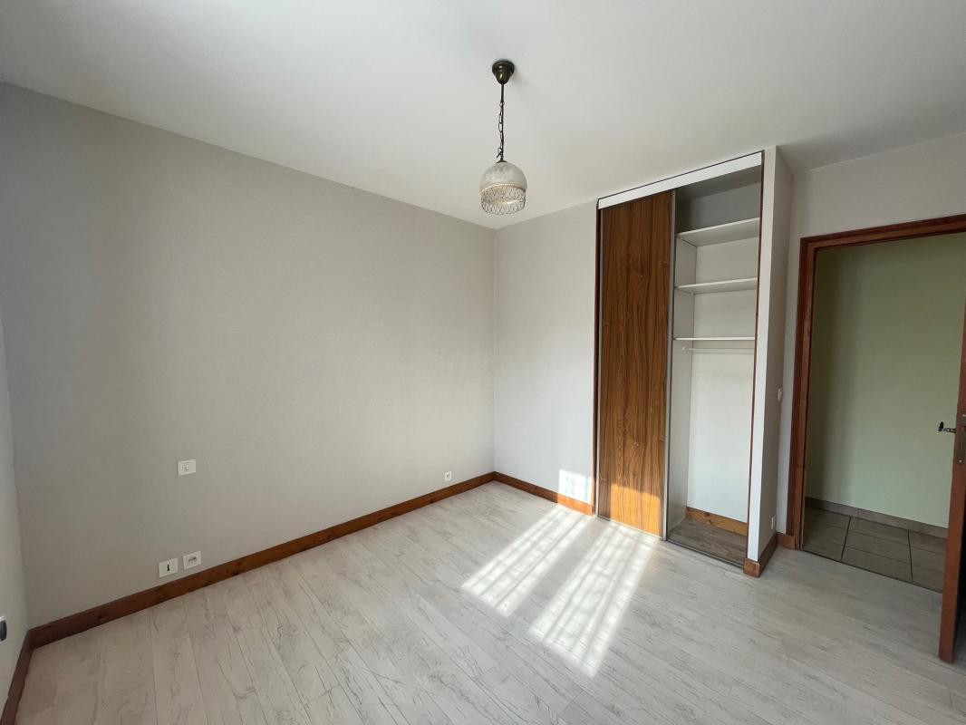 Immeuble de rapport 124m2 avec 2 appartements, GARAGE et CAVE