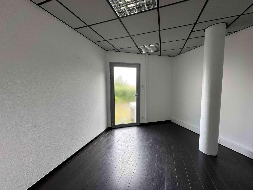 REZE-LES SORINIERES / Local commercial (Bureau / Commerce)