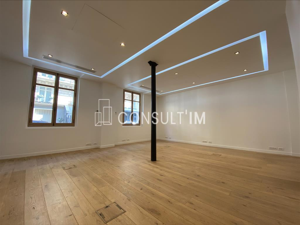 Bureaux climatisés avec belle hauteur sous plafond et accès indépendant