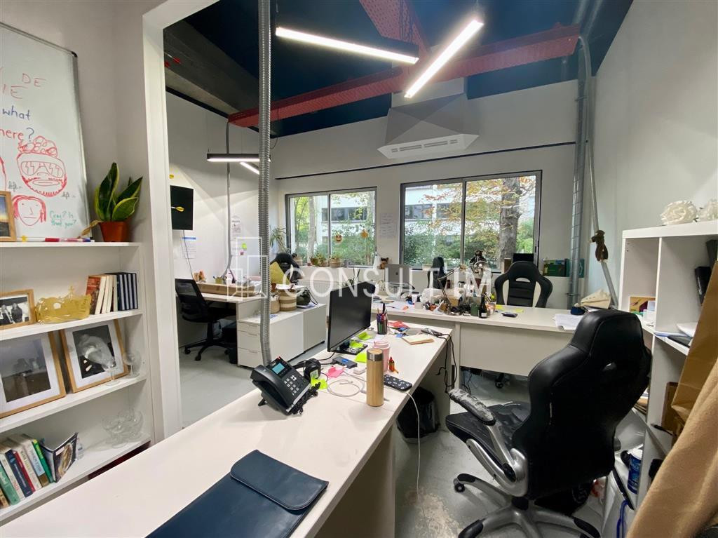 Bureaux atypique à louer de 308m² dans le 17ème