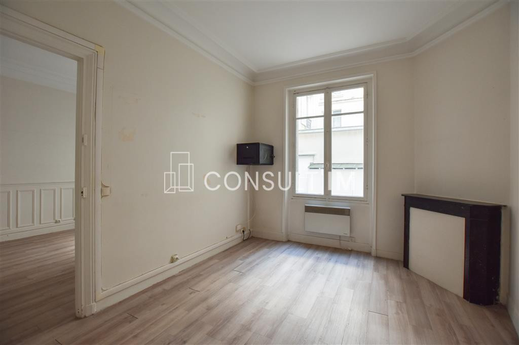 M° Wagram, local professionnel de 44 m² à vendre