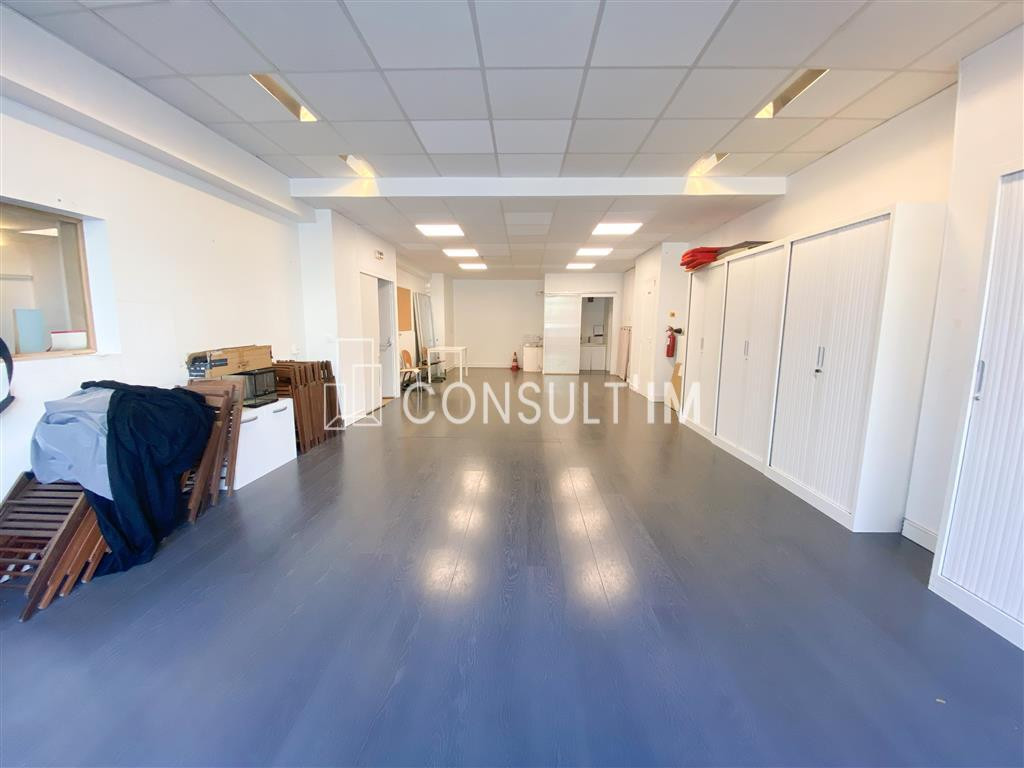 RARE - Local ERP/PMR en RDC de plain pieds -  double accès indépendants sur rue - courette privative