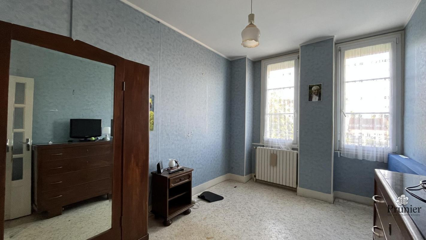 Immeuble commercial et d'habitation à vendre en centre ville