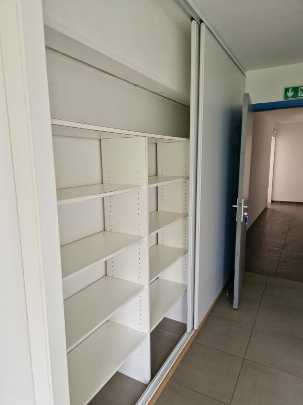 Local professionnel de 50.90 m2  LOYER 900EUR HC